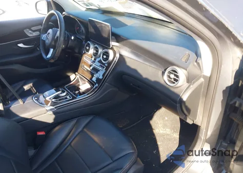 2016 Mercedes-Benz Glc 300 4Matic z USA, uszkodzony, nr VIN WDC0G4KB6GF074462